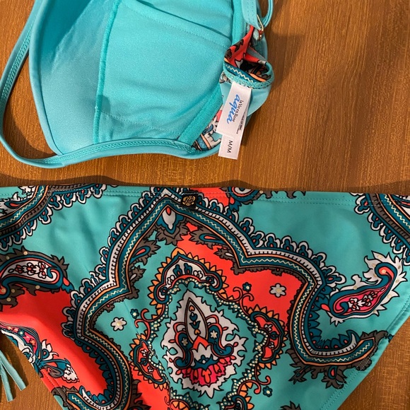 Bathing suit - Picture 3 of 3